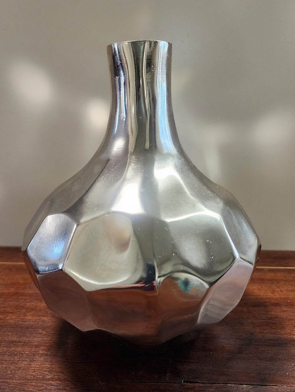 Stylish Silvertone Vase - Picture 2 of 4